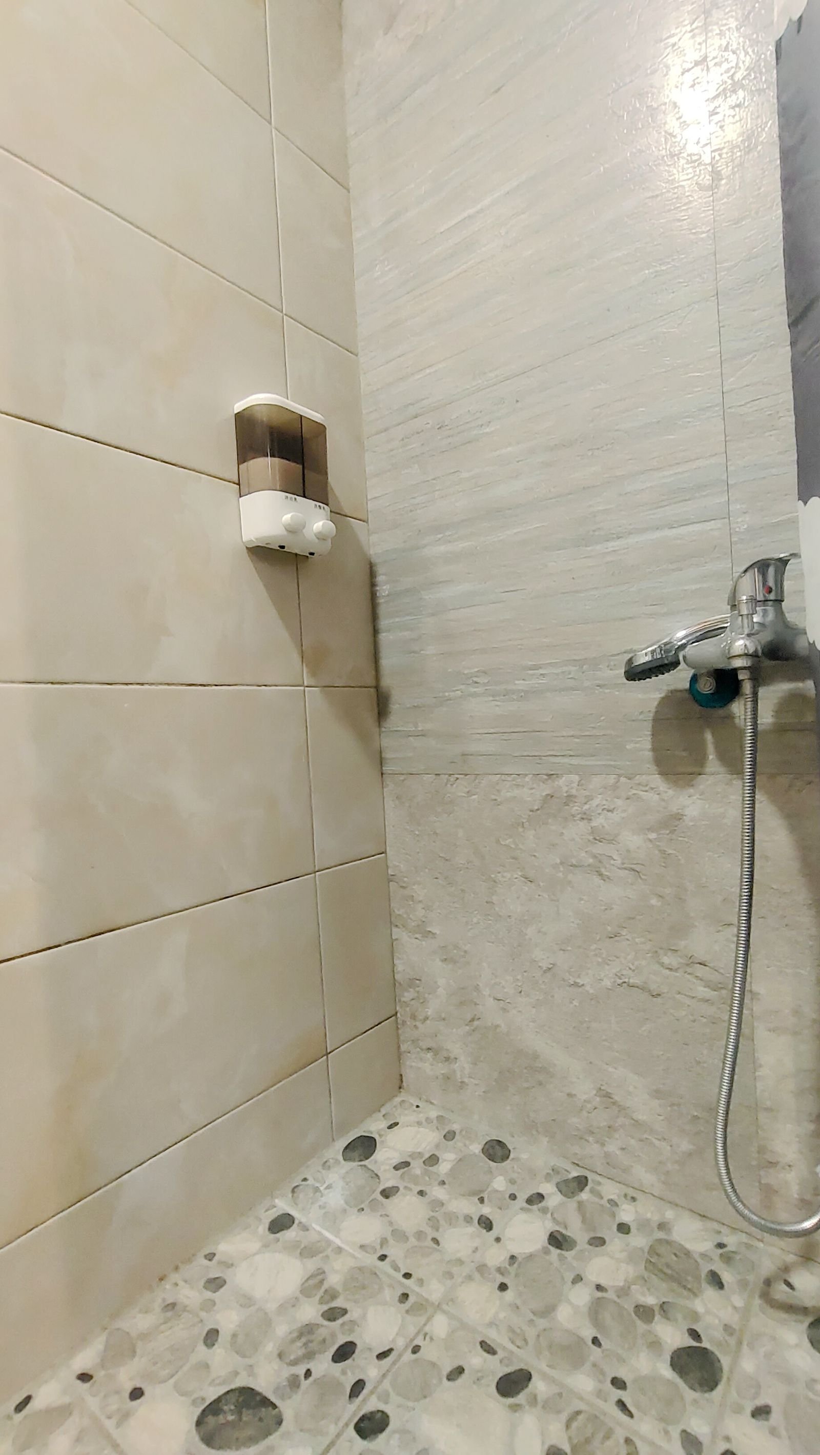 🛏 六人套房 - 房型照片